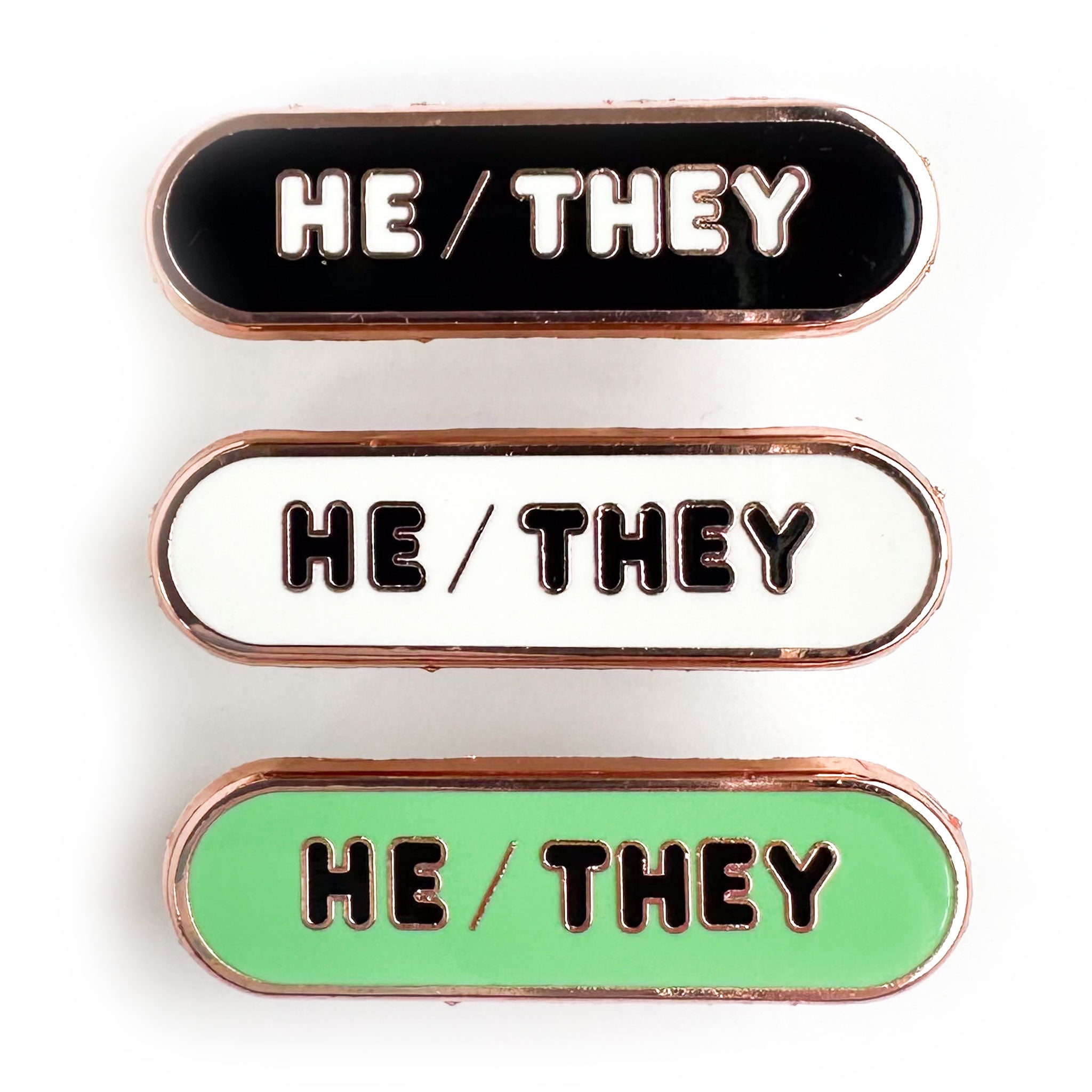 He Pin He/They Pronoun Plaque Enamel Pin – Kitty With A Cupcake